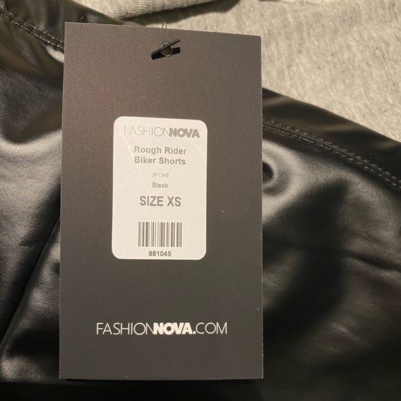 Leather biker shorts - Picture 3 of 3